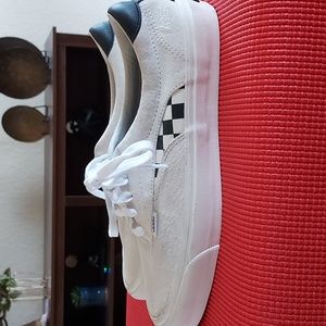 Vans Staple Acer in Marshmellow/black sneakers